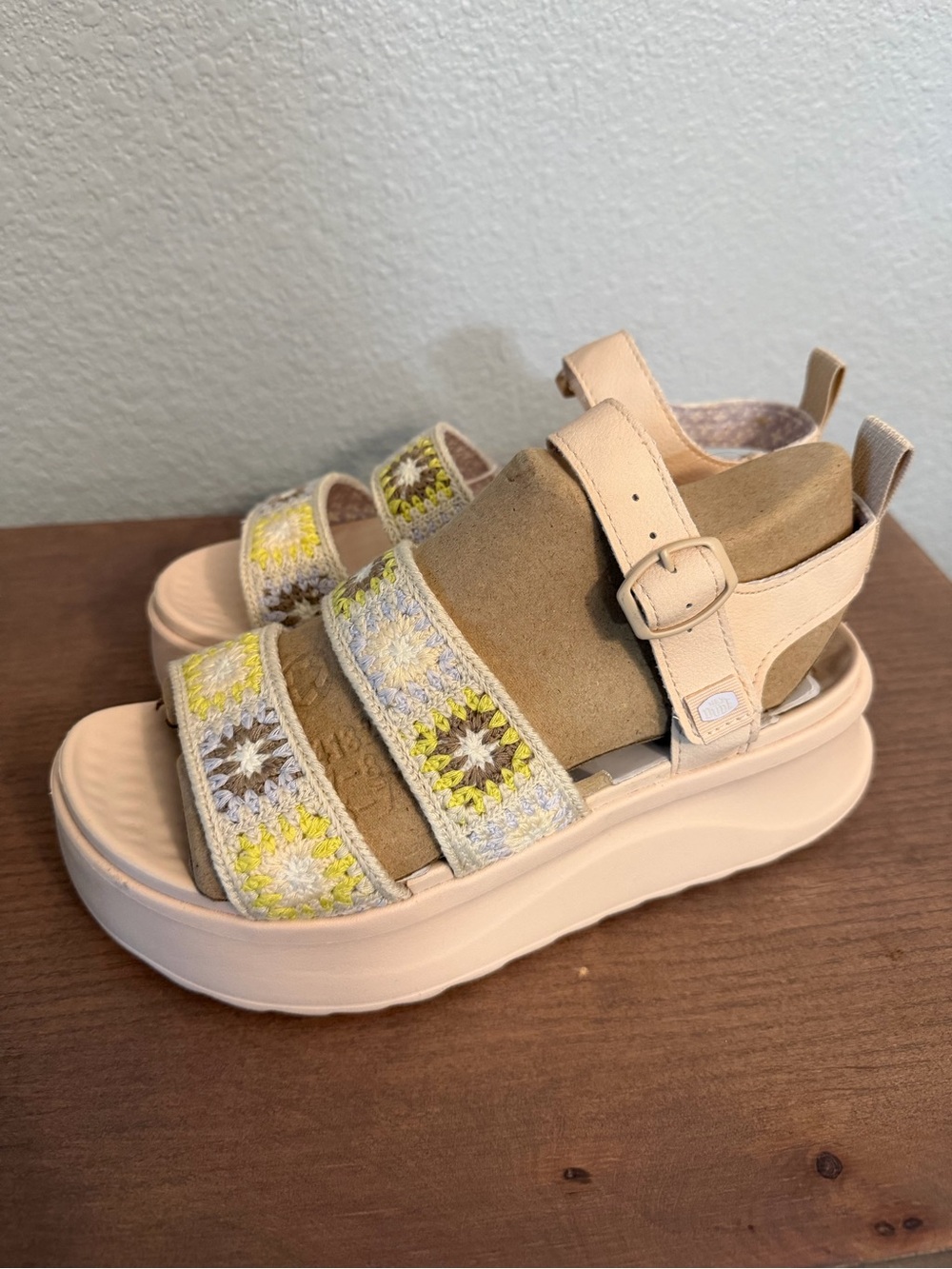 NWT Hey Dude Platform Crochet Strap Sandal - Cream/Yellow - Size 7